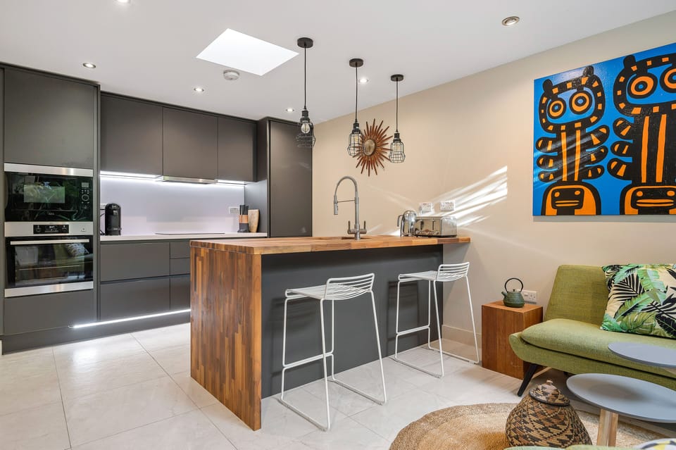 Apartment | Private kitchen | Fridge, microwave, oven, stovetop