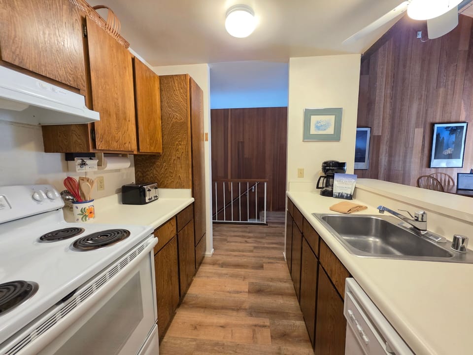 Condo, 3 Bedrooms | Private kitchen | Fridge, coffee/tea maker, toaster