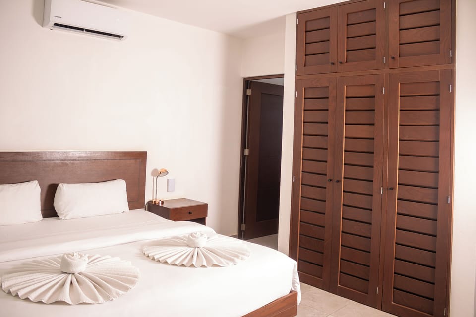 Junior Suite | In-room safe, free WiFi, bed sheets, wheelchair access