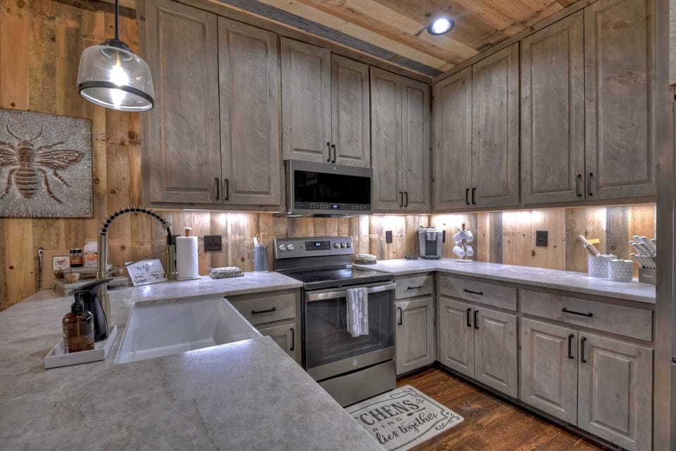 Fully stocked kitchen