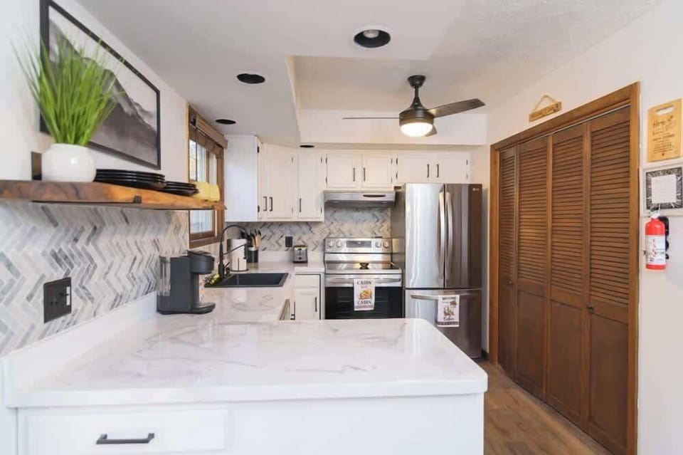 Fully equipped Kitchen, with in unit washer and dryer.
