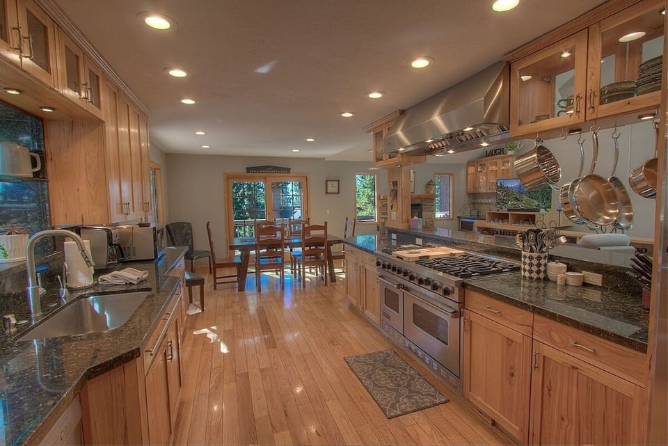 House, 4 Bedrooms | Private kitchen | Coffee/tea maker, fridge, toaster