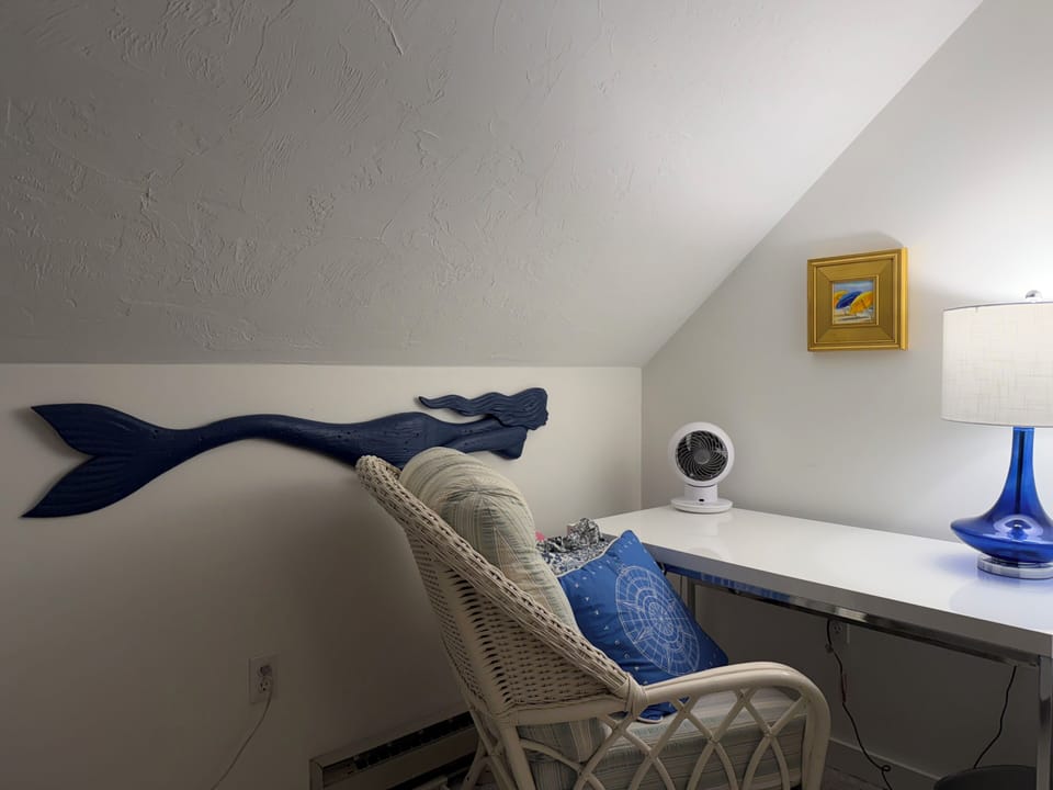 Office alcove