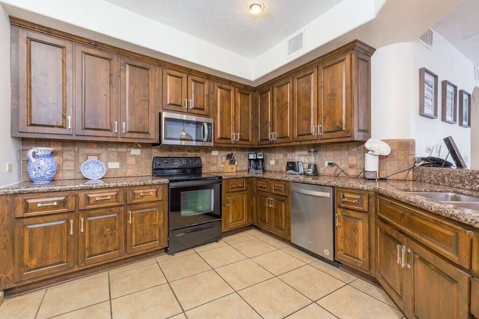 Kitchen (2)