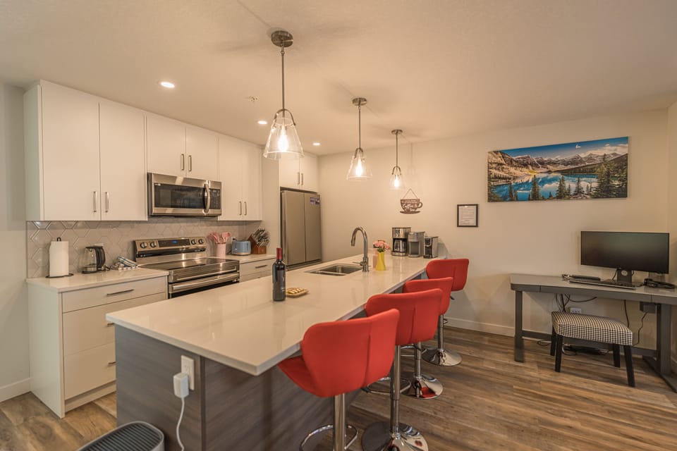 Family Townhome | Private kitchen | Espresso maker, coffee/tea maker, fridge, microwave