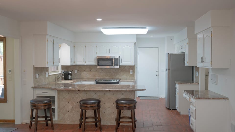 Fully Equipped Kitchen - 