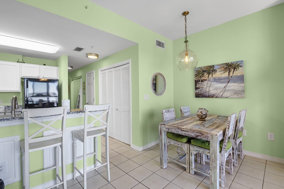 Dining Area/Kitchen