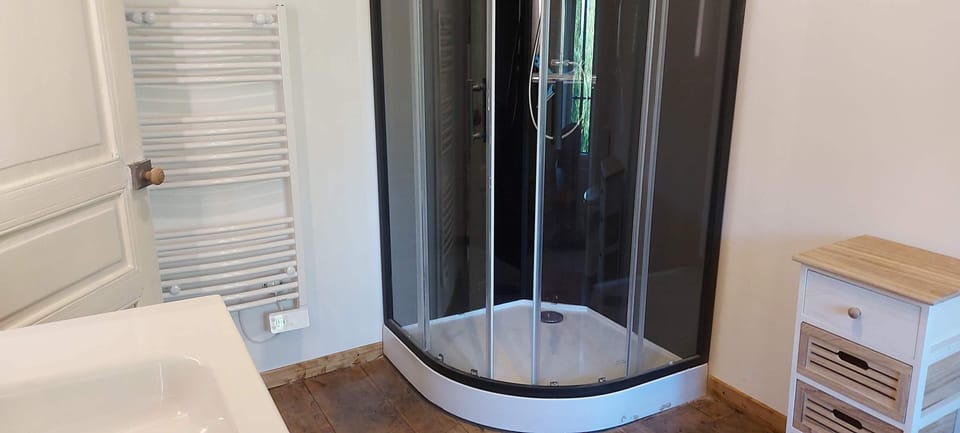 Modern shower