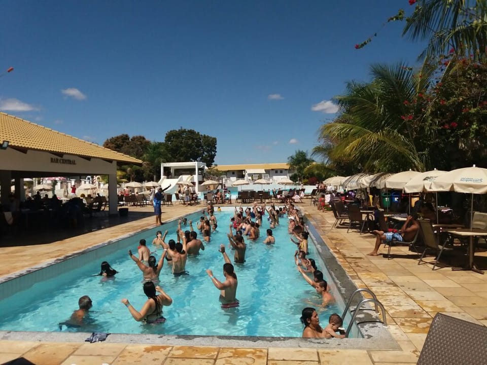 Exercise/lap pool