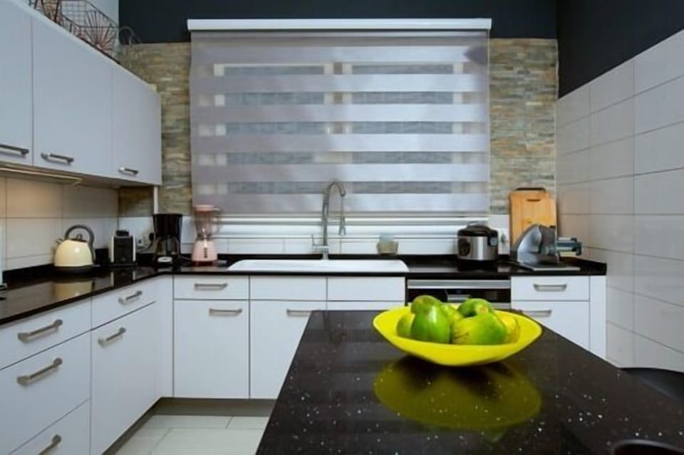 House | Private kitchen | Fridge, microwave, oven, stovetop