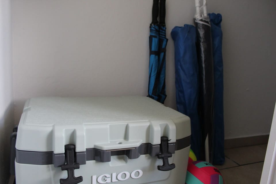 Cooler, umbrellas and beach umbrella  provided to our guest
