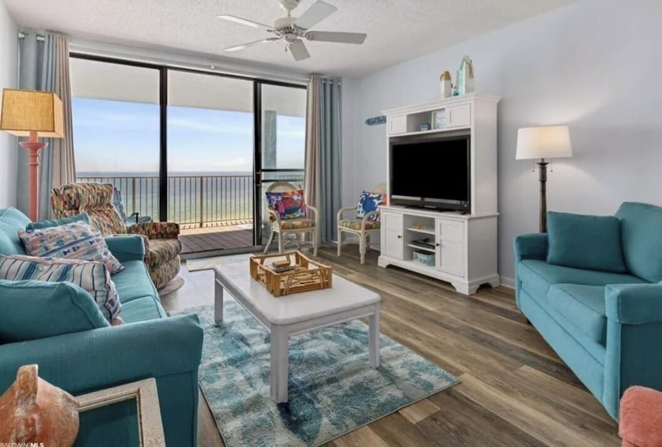 Livingroom with gulf views