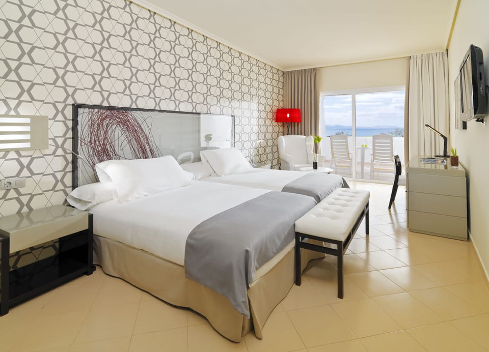 Minibar, in-room safe, desk, iron/ironing board
