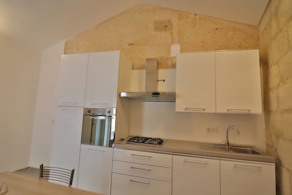 House, 2 Bedrooms, City View | Private kitchen