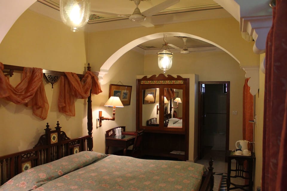 Suite | In-room safe, individually decorated, individually furnished, desk