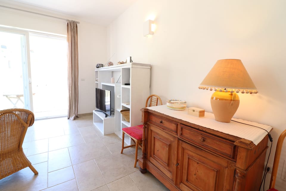 House, 3 Bedrooms, Smoking, City View | Interior