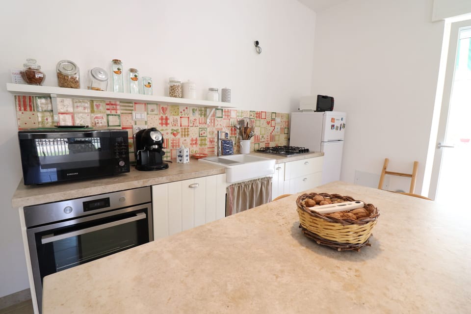House, 3 Bedrooms, Smoking, City View | Private kitchen