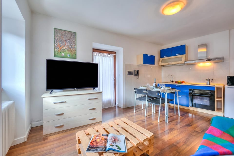 Family Apartment, Multiple Bedrooms, Mountainside (Casa Umberto) | Interior