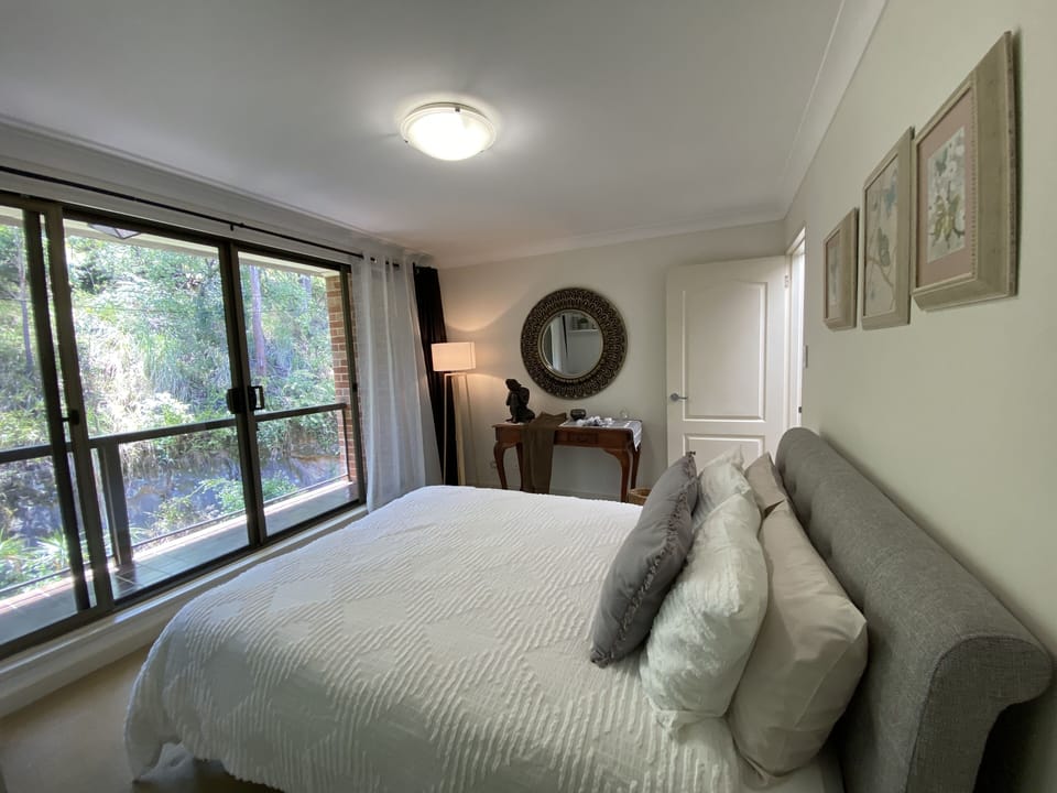 Main bedroom with Queen 