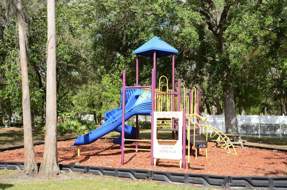 Sherwood Forest RV Resort Campground/ 
RV Resort in Osceola County