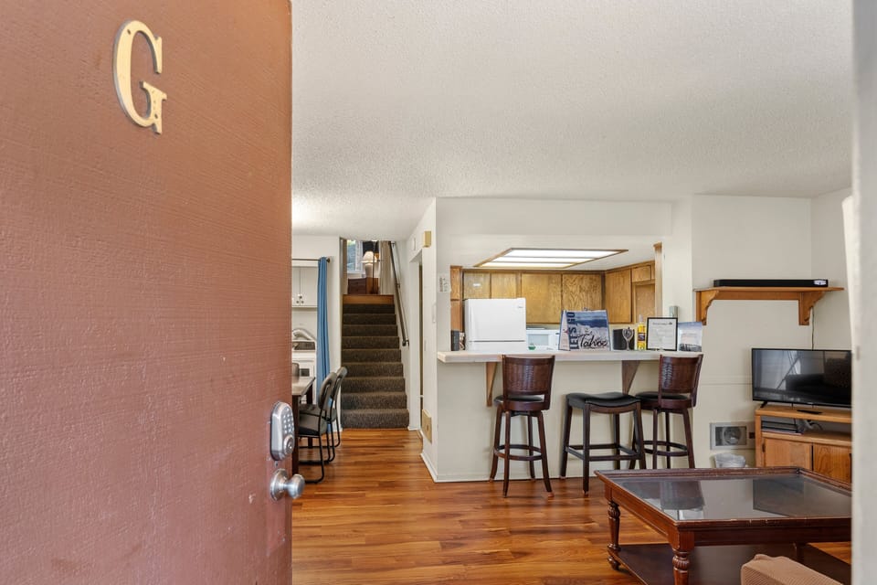 Condo, 2 Bedrooms | Interior