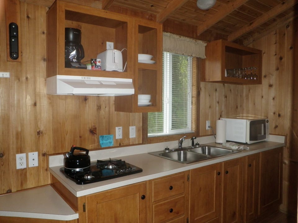 Fridge, microwave, coffee/tea maker, toaster