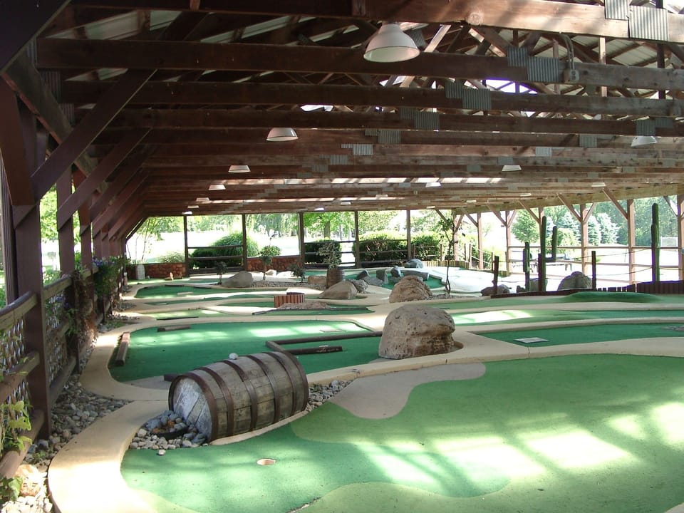 Mini-golf