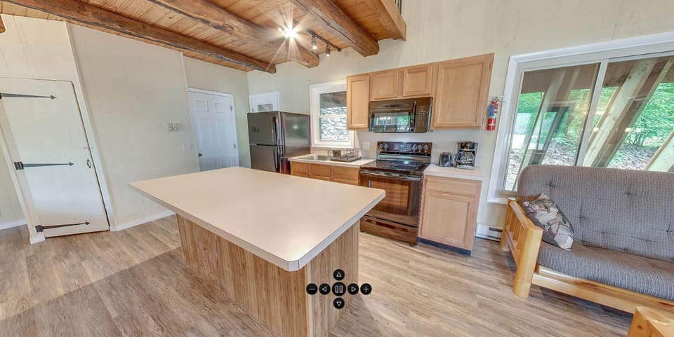 Cabin, 3 Bedrooms, Non Smoking, Kitchen (Linens Not Provided, 2 floors) | Private kitchen | Fridge, microwave, stovetop, toaster