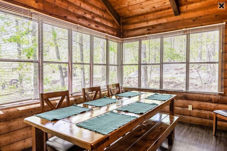 Cabin, 2 Bedrooms, Non Smoking (No Pets, Linens Included) | In-room dining