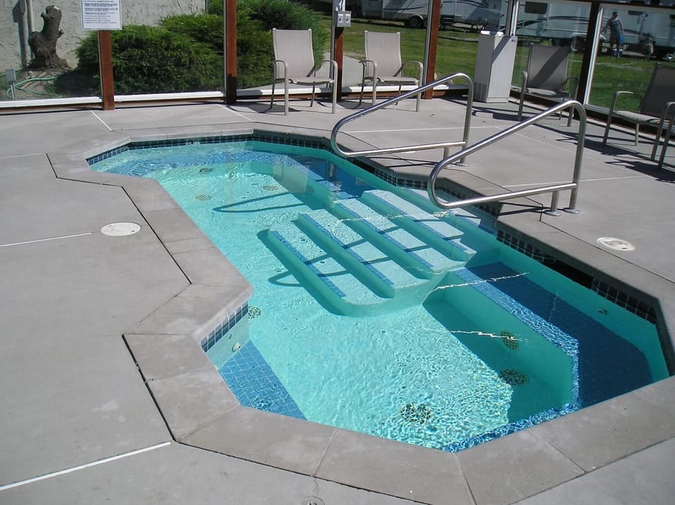 Crescent Bar RV Resort Campground/ 
RV Resort in Washington