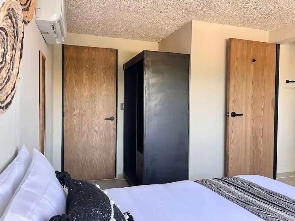 Built-in wardrobe and storage in the studio