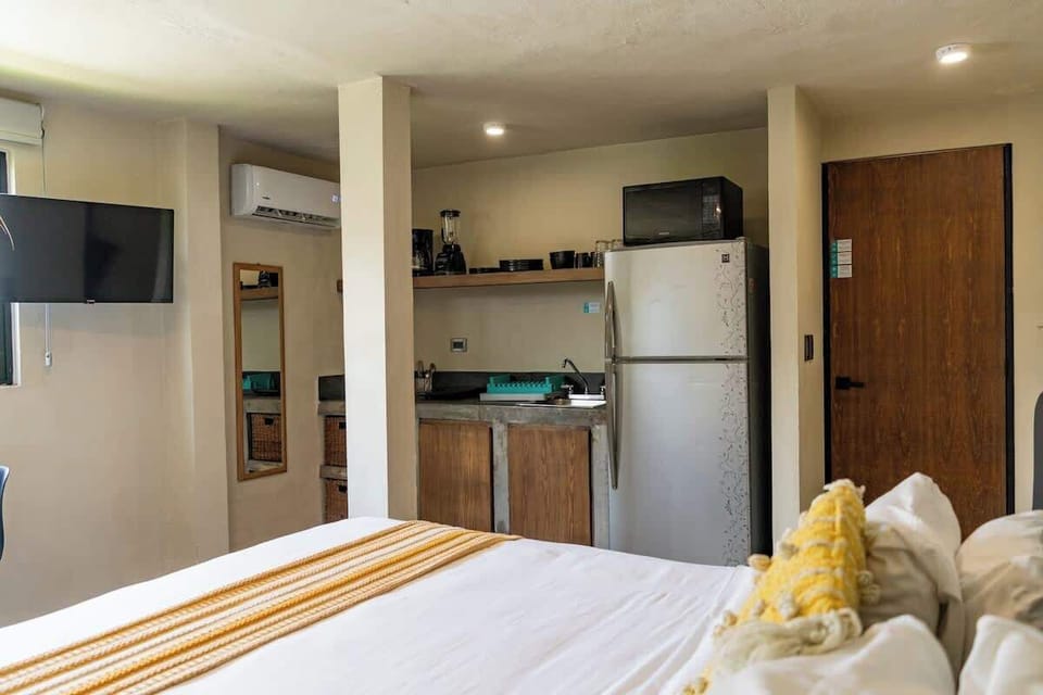 Kitchen and dining table