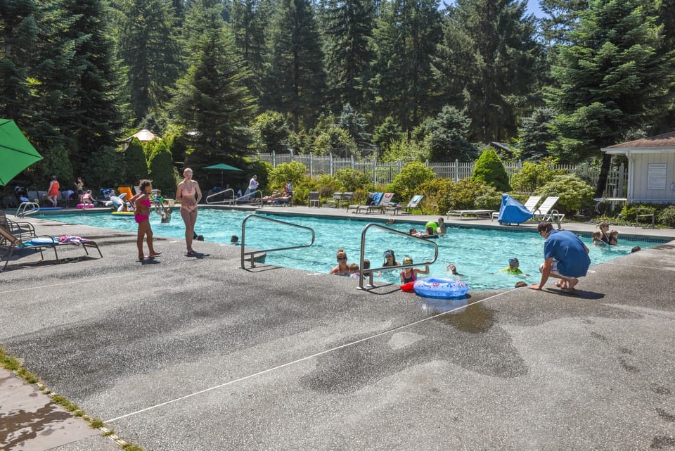 3 outdoor pools