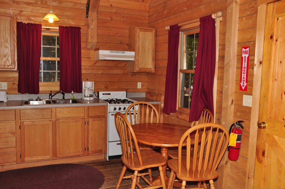 Deluxe Cabin, 1 Bedroom (Linens inlcuded) | Private kitchen | Stovetop, toaster
