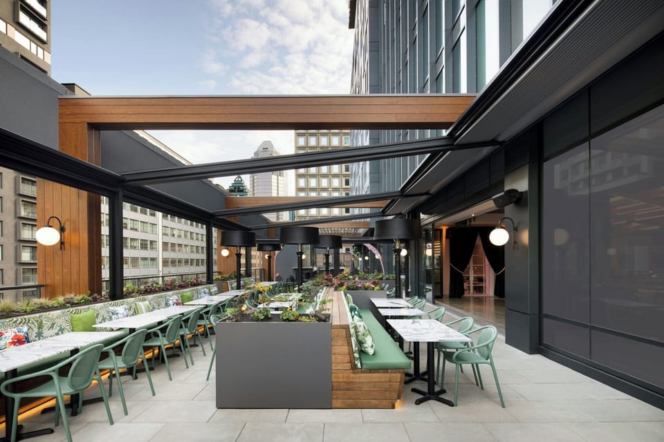 2 restaurants; breakfast, lunch, dinner, and brunch served