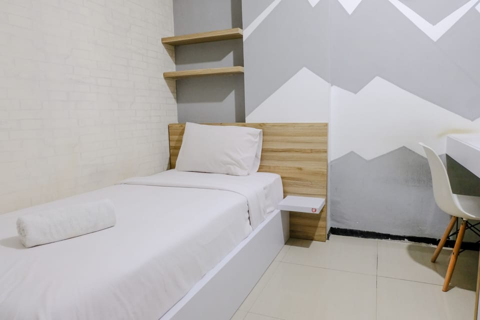 Deluxe Apartment, 2 Bedrooms | 2 bedrooms, individually decorated, individually furnished, free WiFi