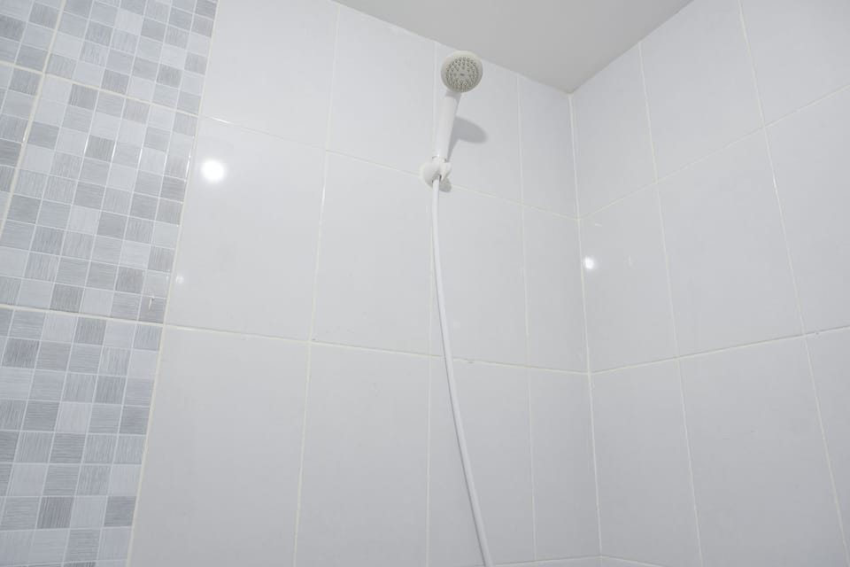 Deluxe Apartment, 2 Bedrooms | Bathroom