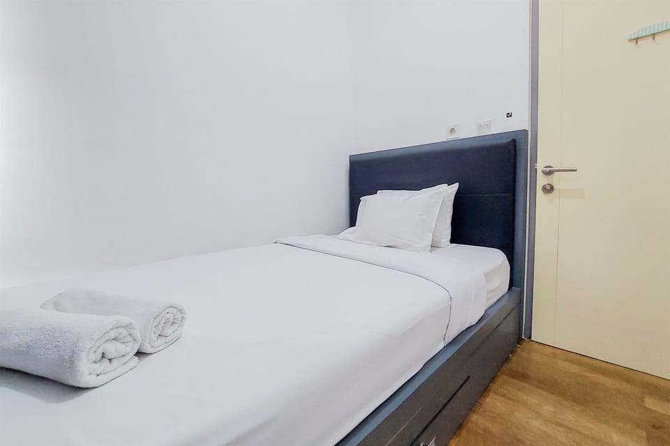 Deluxe Apartment, 3 Bedrooms | 3 bedrooms, individually decorated, individually furnished, free WiFi