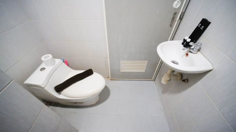 Deluxe Apartment | Bathroom