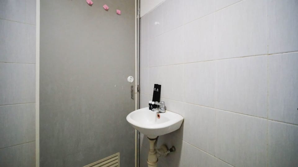 Deluxe Apartment | Bathroom