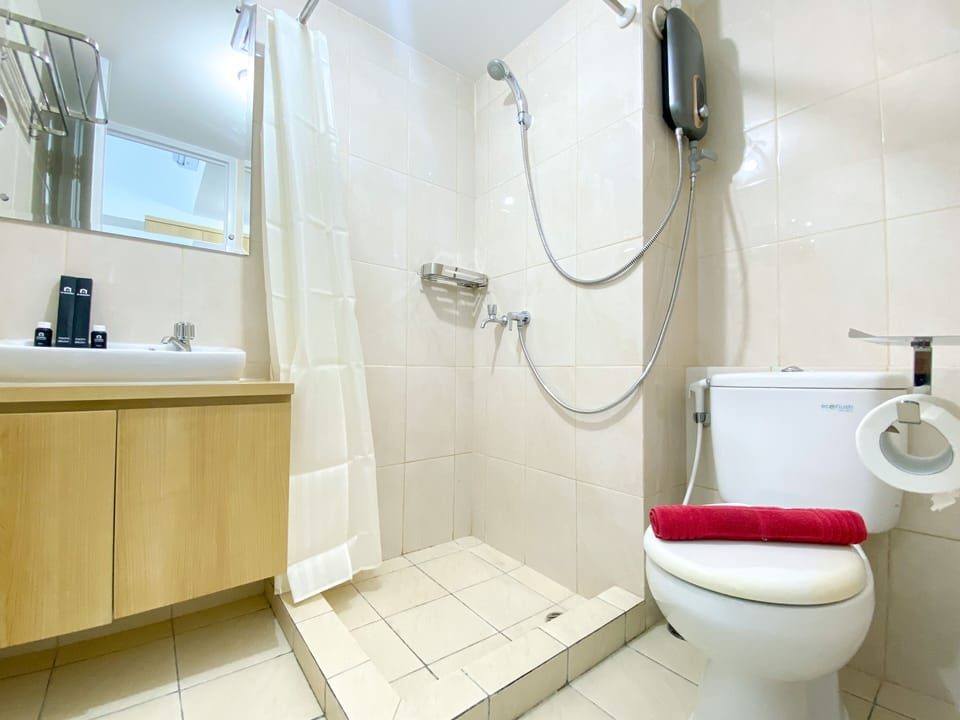 Deluxe Apartment | Bathroom