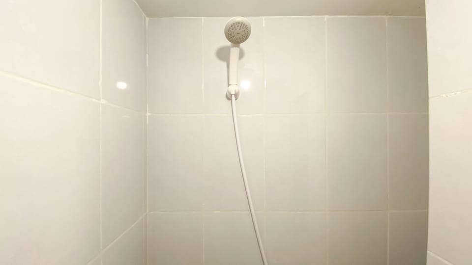 Deluxe Apartment | Bathroom