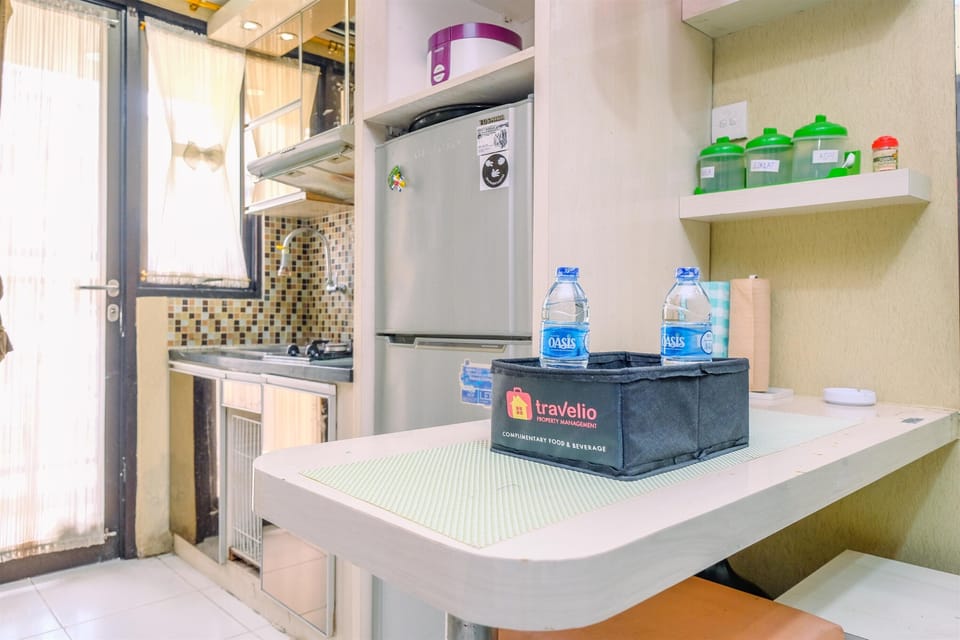 Deluxe Apartment, 2 Bedrooms | Private kitchen | Full-size fridge, stovetop