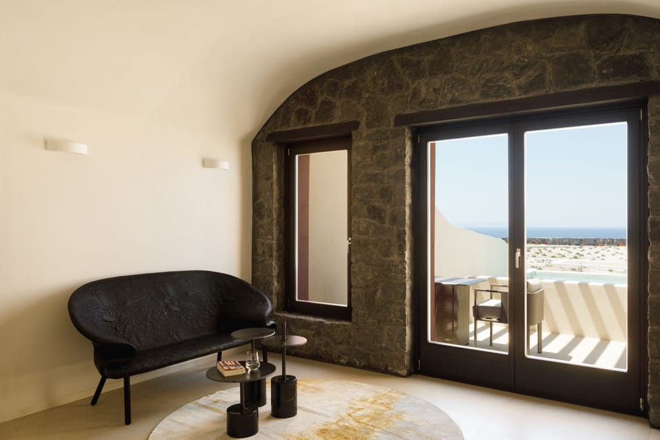 In-room safe, soundproofing, free WiFi, bed sheets