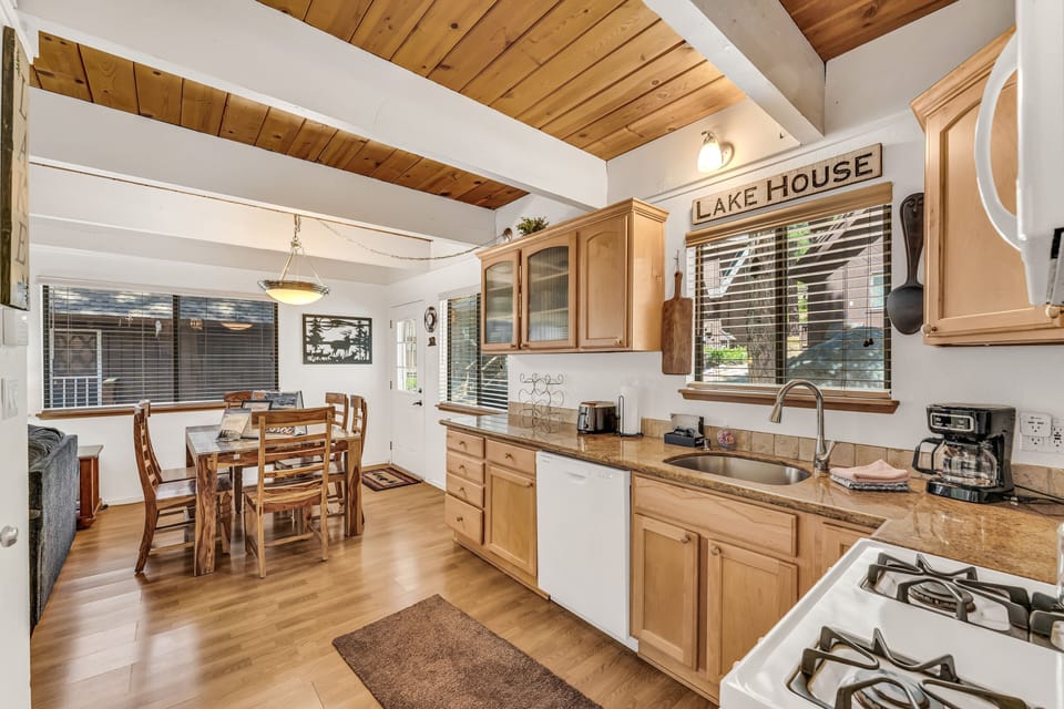 Cabin, 3 Bedrooms | Private kitchen | Coffee/tea maker, fridge, toaster