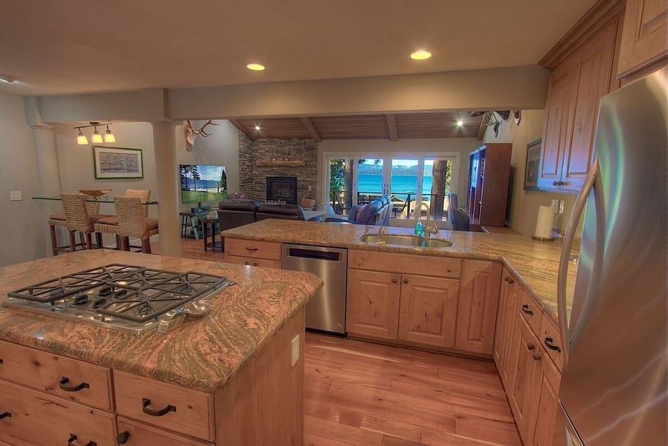 Condo, 3 Bedrooms | Interior