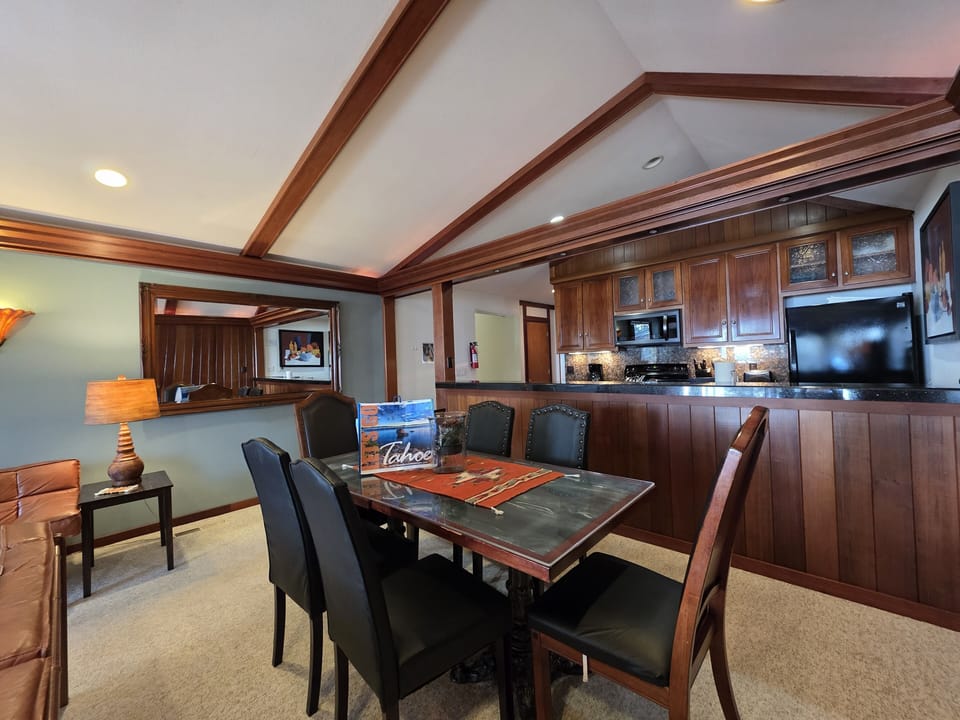 Condo, 3 Bedrooms | Dining