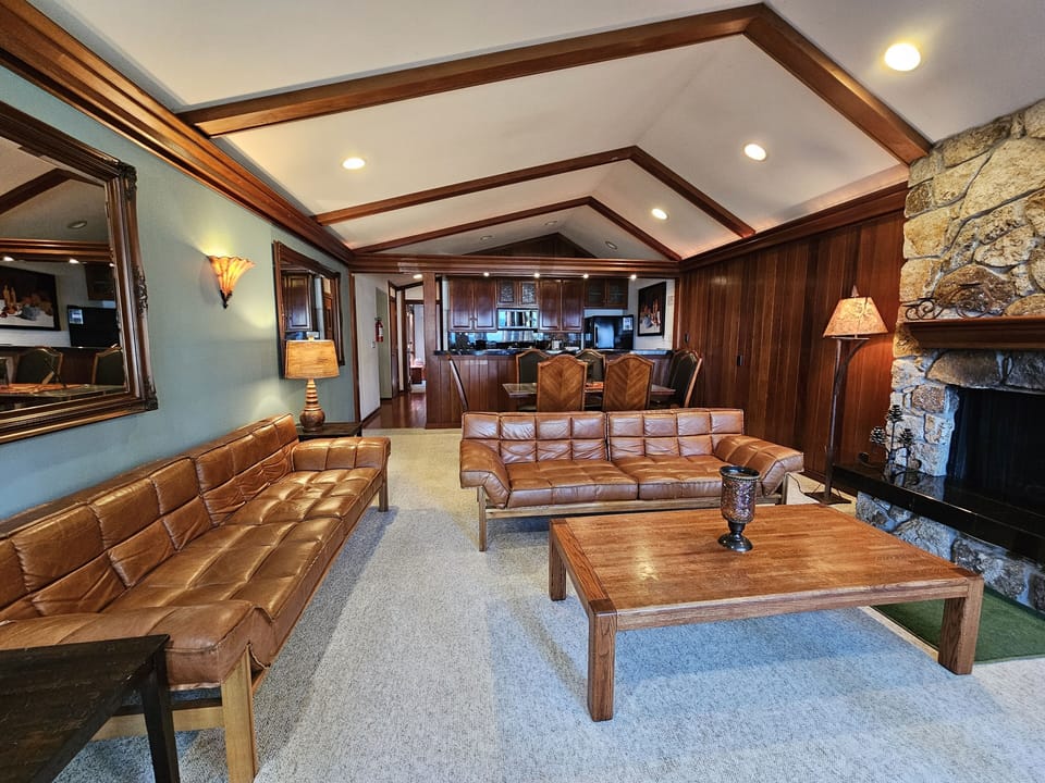 Condo, 3 Bedrooms | Living area
