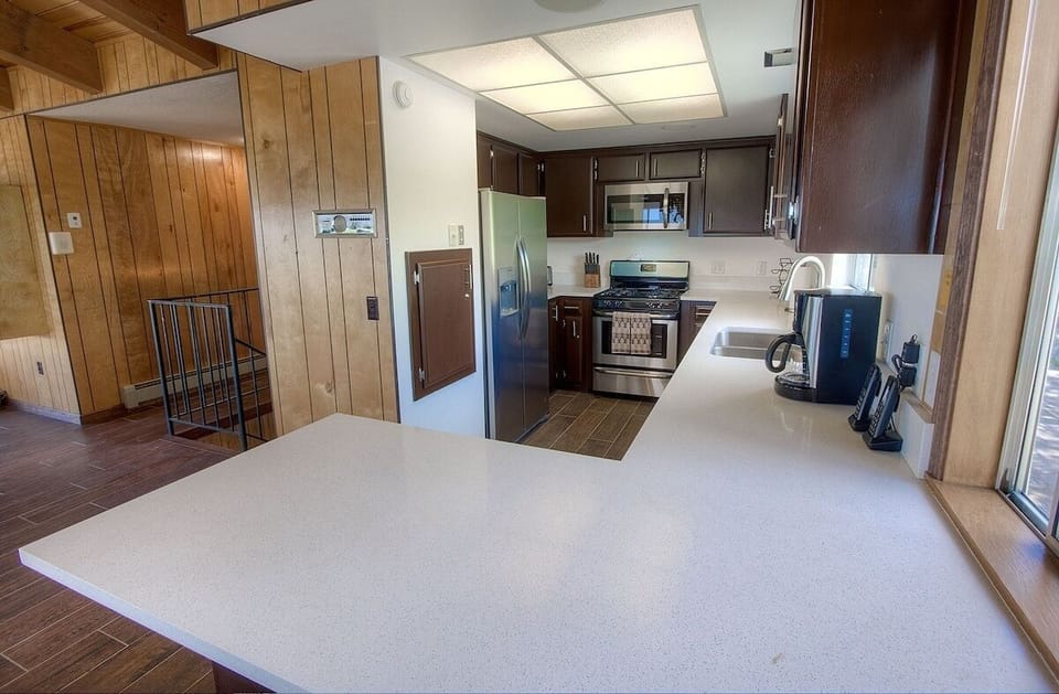 House, 4 Bedrooms | Private kitchen | Fridge, coffee/tea maker, toaster