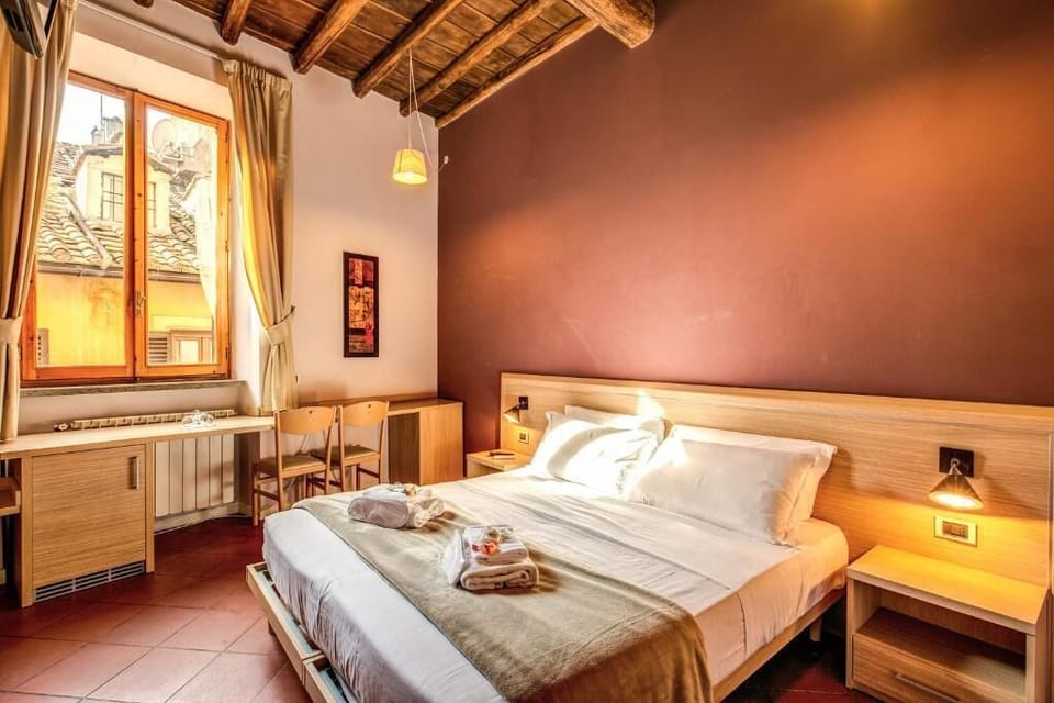 Deluxe Room | Minibar, desk, free WiFi, bed sheets